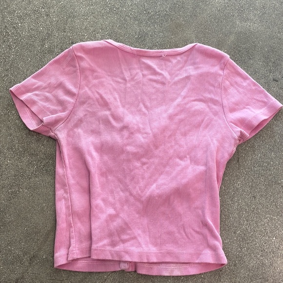 Brand Melville pink cropped tee with button up detail - Picture 2 of 2